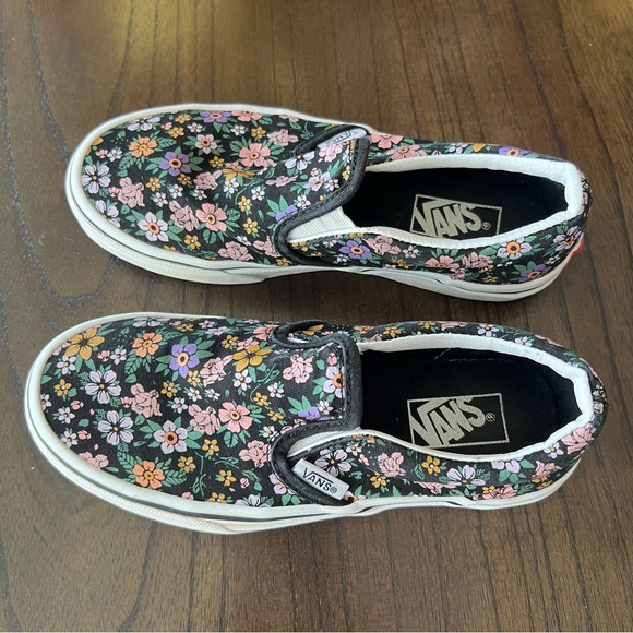 VGUC Vans Kids Black Floral Slip-On Sneakers - 1.5 - Picture 3 of 8